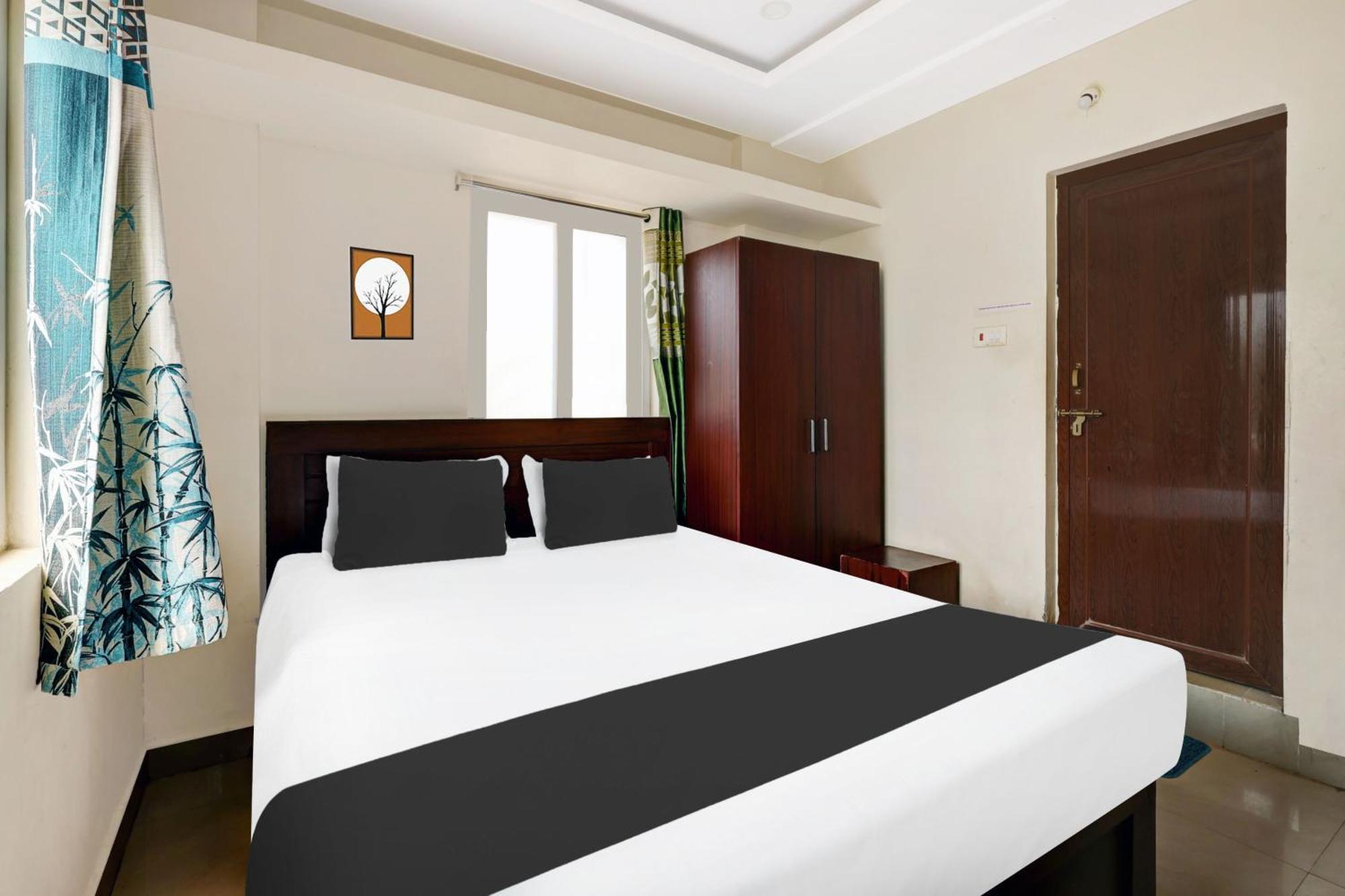 OYO 62638 Adaaran Ocean Homes Visakhapatnam Buitenkant foto